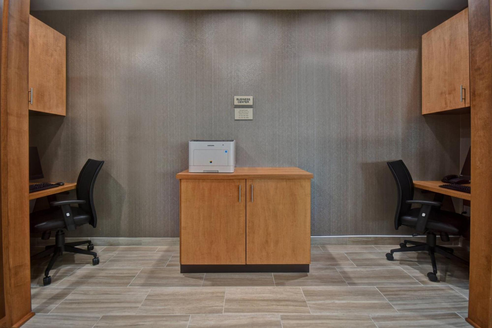 Springhill Suites By Marriott Holland Bagian luar foto