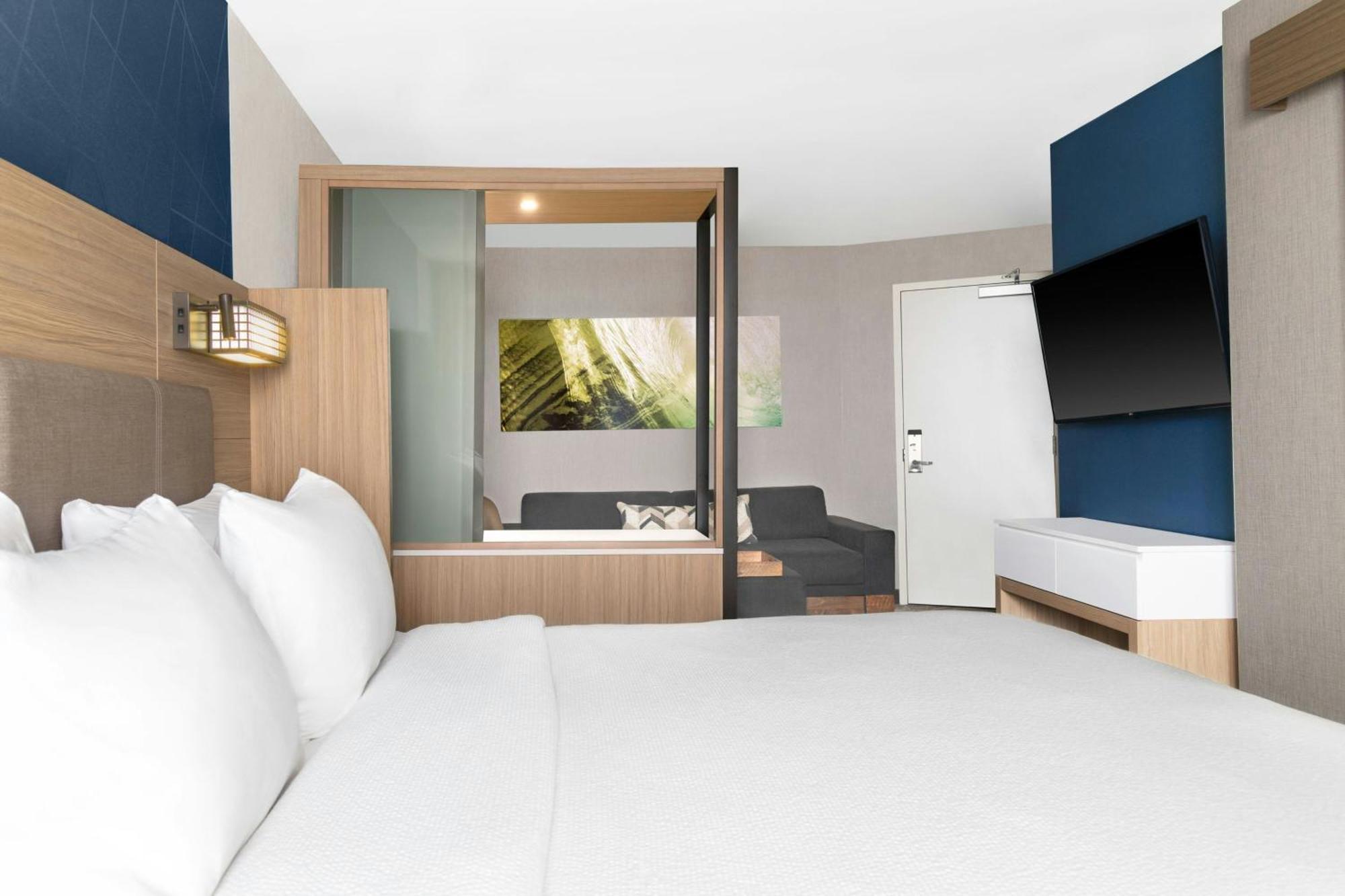 Springhill Suites By Marriott Holland Bagian luar foto